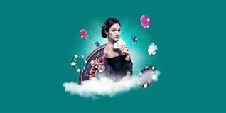 Shwe App Android iOS မိုဘိုင်းဖုန်းပေါ် Sportsbook Live Odds ကြည့်နေသောပုံ